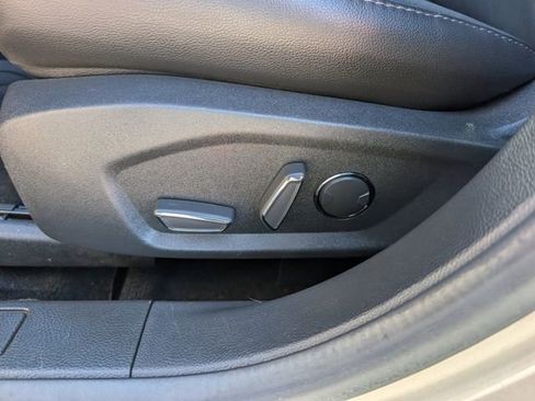 Used 2015 Ford Fusion SE w/ Equipment Group 202A FWD image 15