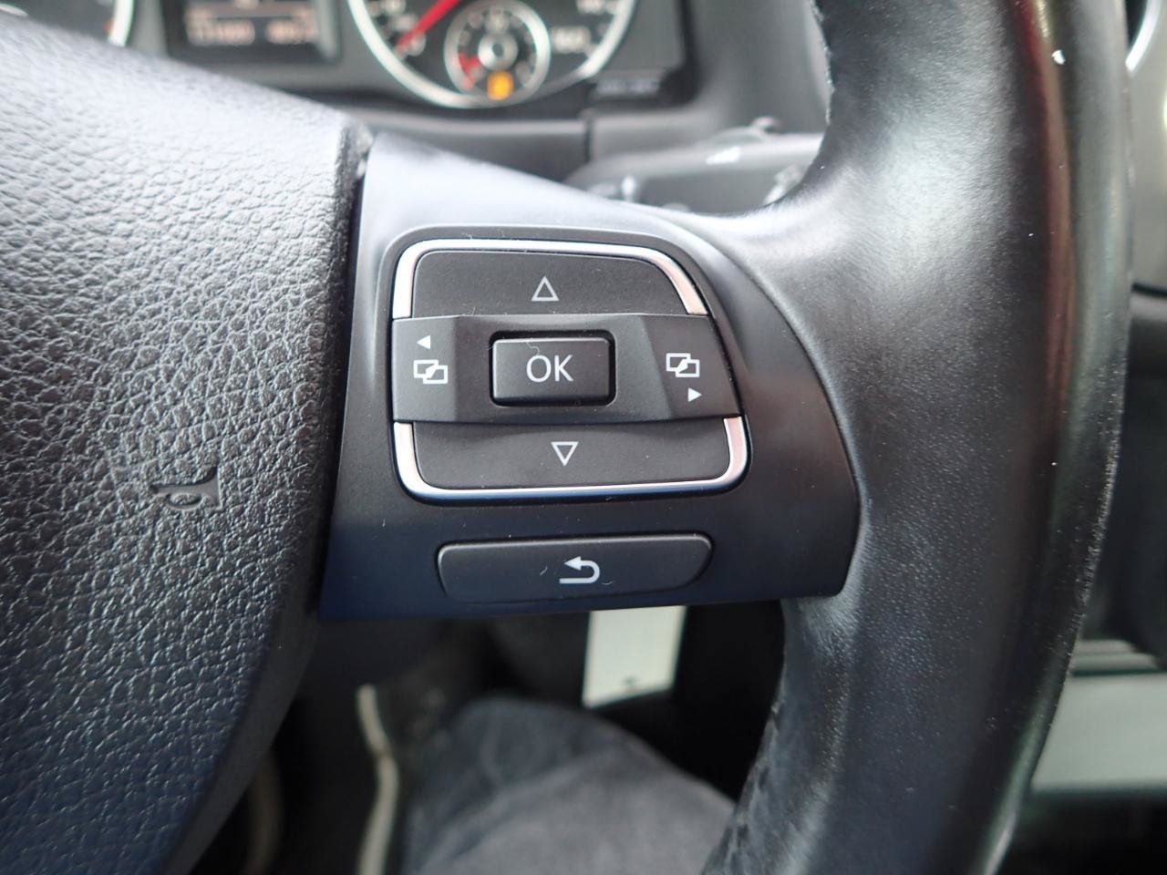 Used 2012 Volkswagen Tiguan SE AWD/4WD image 17