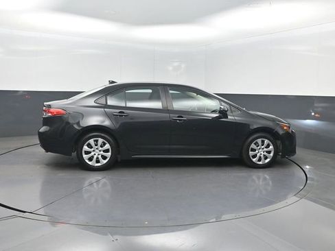 Used 2020 Toyota Corolla LE FWD image 29