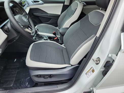 New 2026 Volkswagen Taos SE AWD/4WD image 11