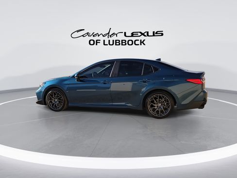 Used 2025 Toyota Camry SE image 6