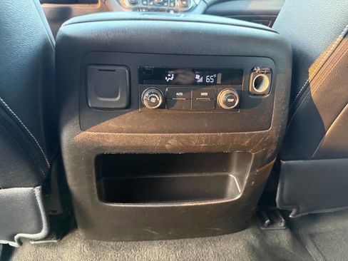 Used 2016 Chevrolet Suburban LS image 21