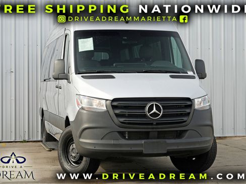 Used 2024 Mercedes-Benz Sprinter 2500 image 2