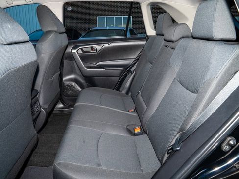 Certified 2022 Toyota RAV4 LE image 7