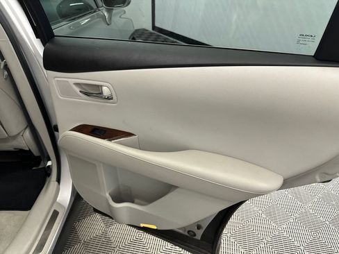 Used 2010 Lexus RX 350 2WD image 17
