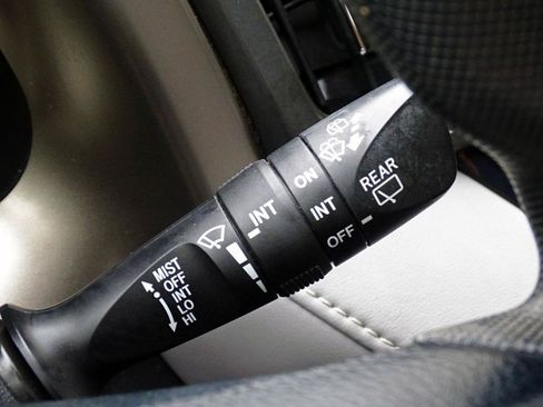 Used 2014 Toyota RAV4 XLE FWD image 33