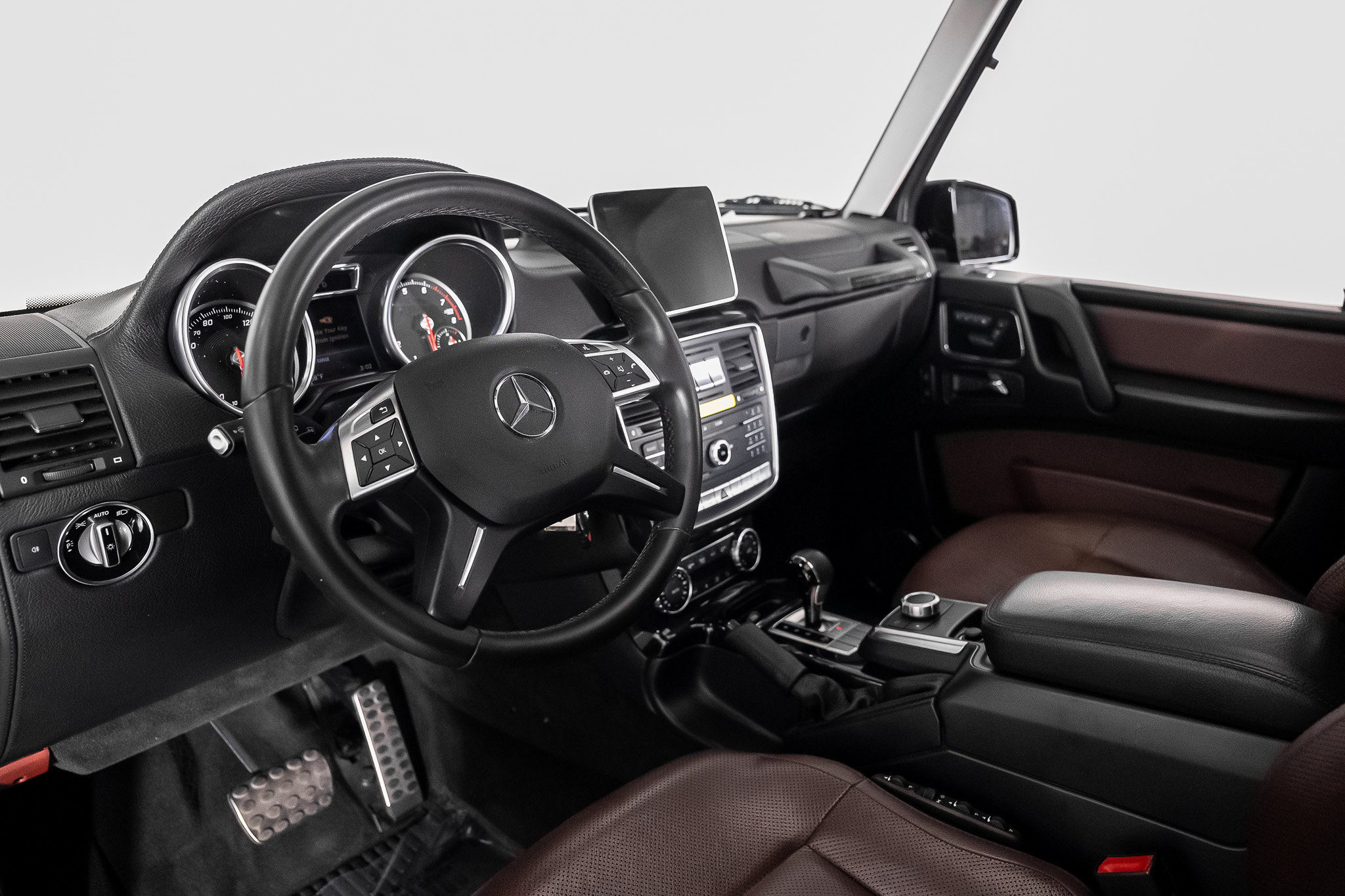 Used 2017 Mercedes-Benz G 550 image 2
