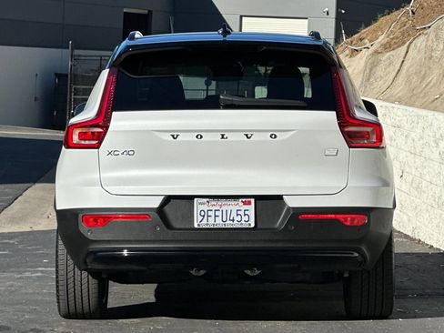 Certified 2023 Volvo XC40 Recharge Plus image 5