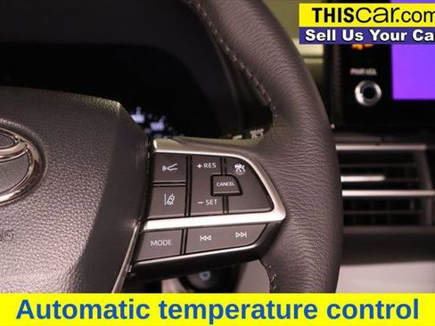 Used 2025 Toyota Sienna XLE image 13