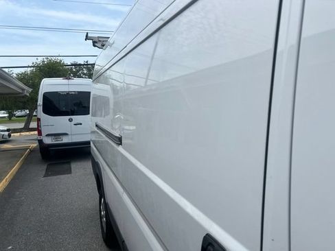 Used 2022 RAM ProMaster 3500 w/ Premium Appearance Group FWD image 5