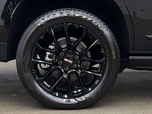 Used 2026 GMC Yukon Denali w/ Sun & Power Step Package AWD/4WD image 11