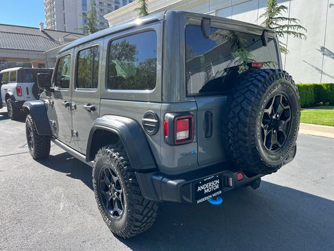 Used 2023 Jeep Wrangler Unlimited w/ Sun & Screen Package AWD/4WD image 9