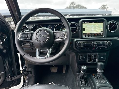 Used 2023 Jeep Wrangler Unlimited Sahara image 26