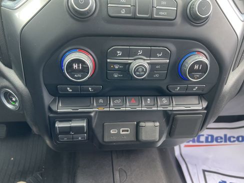 Certified 2021 Chevrolet Silverado 1500 LT AWD/4WD image 22