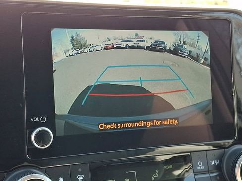 Used 2023 Toyota Highlander XLE image 21