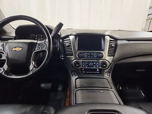 Used 2020 Chevrolet Suburban Premier AWD/4WD image 31