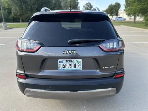 Used 2019 Jeep Cherokee Limited FWD image 7