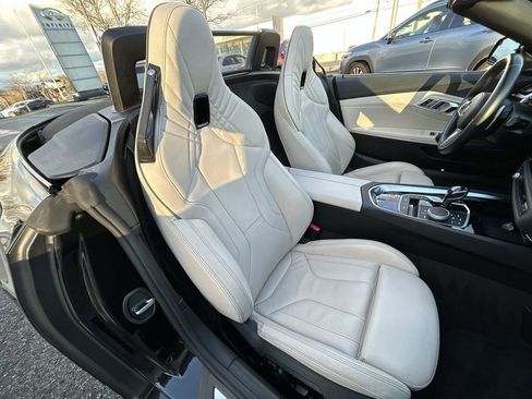 Used 2023 BMW Z4 M40i w/ Premium Package image 23