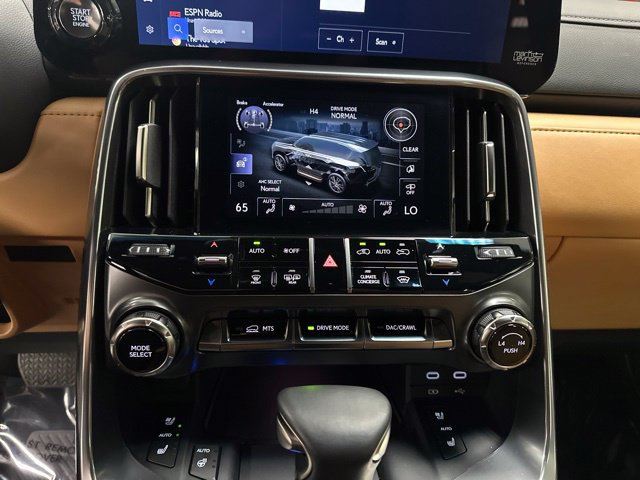 Used 2025 Lexus LX 600 4WD w/ Appearance Package image 15