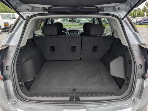 Used 2024 GMC Terrain SLE w/ Fleet Convenience Package FWD image 16