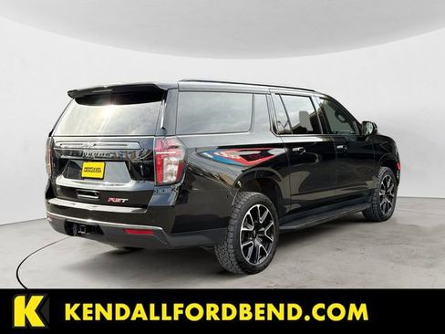Used 2022 Chevrolet Suburban RST image 5