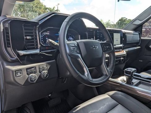 Used 2025 Chevrolet Silverado 1500 LT Trail Boss w/ LT Trail Boss Premium Package AWD/4WD image 11