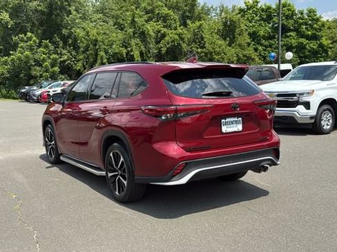 Used 2021 Toyota Highlander XSE AWD/4WD image 4