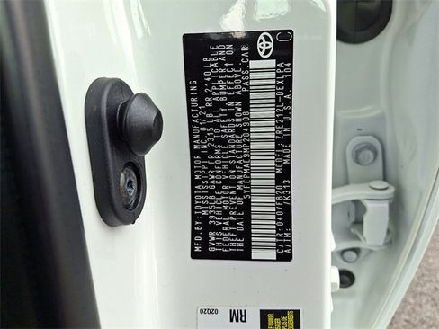 Used 2021 Toyota Corolla LE w/ Carpet Mat Package (TMS) image 27