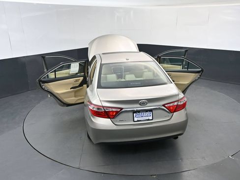 Used 2016 Toyota Camry XLE w/ Moonroof Package FWD image 18