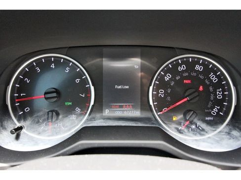 Used 2022 Toyota RAV4 XLE w/ Convenience Package FWD image 17