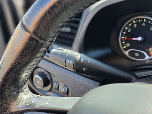 Used 2017 Jeep Renegade Altitude image 34