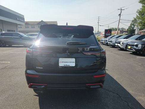 New 2026 Mitsubishi Outlander AWD image 3