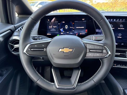 New 2026 Chevrolet Equinox EV LT image 14