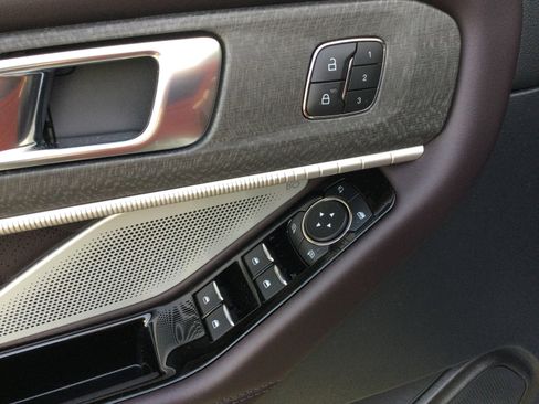 New 2026 Ford Explorer Platinum w/ LUX Leather Package image 9