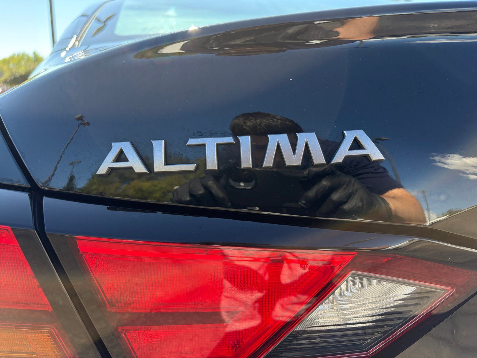 Used 2025 Nissan Altima 2.5 SV FWD image 24