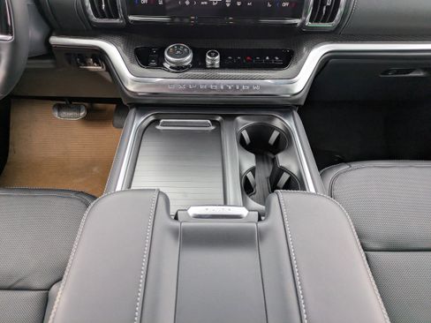 New 2026 Ford Expedition Max Platinum image 18