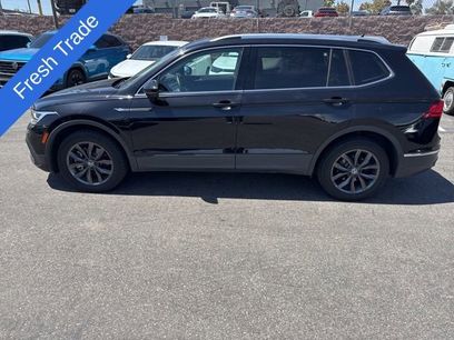 Used 2022 Volkswagen Tiguan SE w/ Panoramic Sunroof Package