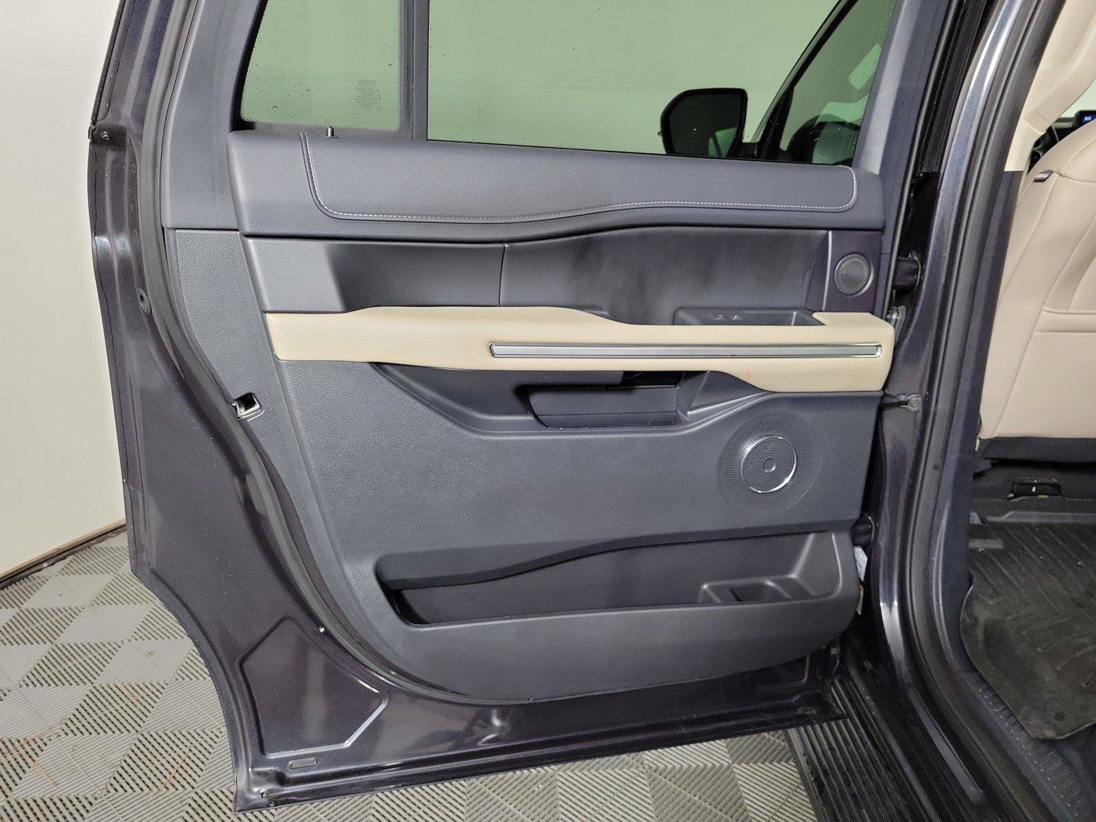 Used 2024 Ford Expedition Max Limited RWD image 18