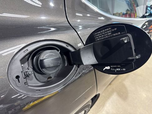 Used 2013 Porsche Panamera 4S image 49