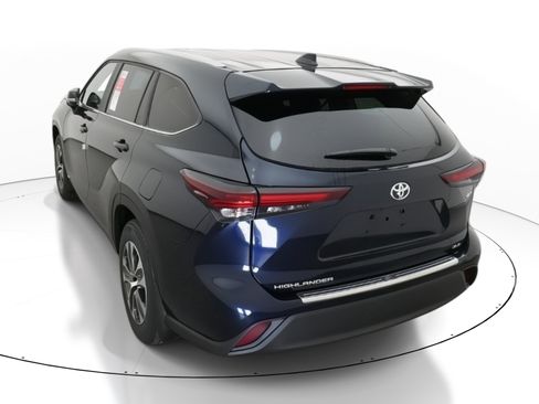 New 2026 Toyota Highlander XLE image 6