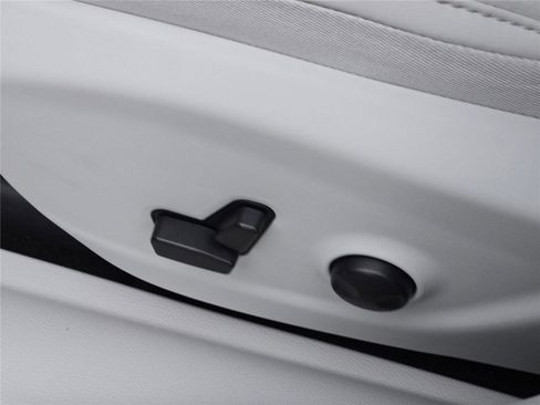 Used 2022 Jeep Cherokee Limited w/ Elite Package image 27