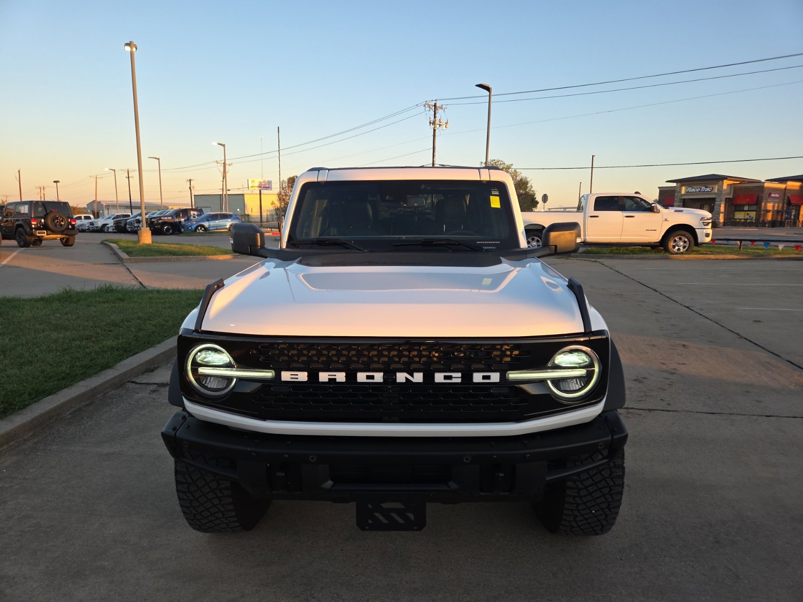 Used 2024 Ford Bronco Wildtrak AWD/4WD image 2