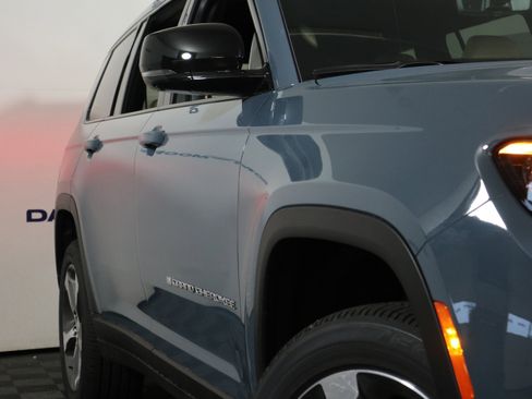 New 2026 Jeep Grand Cherokee L Limited AWD/4WD image 3