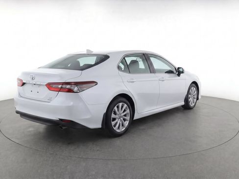 Used 2022 Toyota Camry LE AWD/4WD image 4