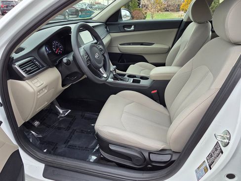 Used 2018 Kia Optima LX w/ 17" Alloy Wheels Package image 7