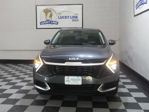 Used 2024 Kia Sportage LX FWD image 2
