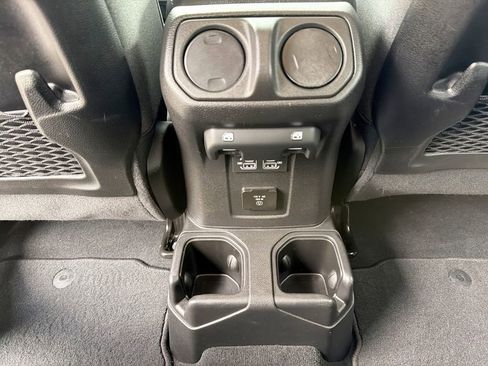 Used 2026 Jeep Wrangler Unlimited Rubicon image 33