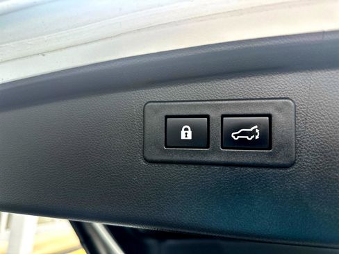 Used 2023 Subaru Outback Premium image 17