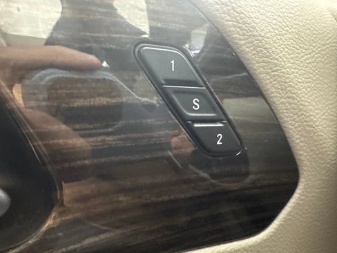 Used 2024 Chrysler Pacifica Limited FWD image 25