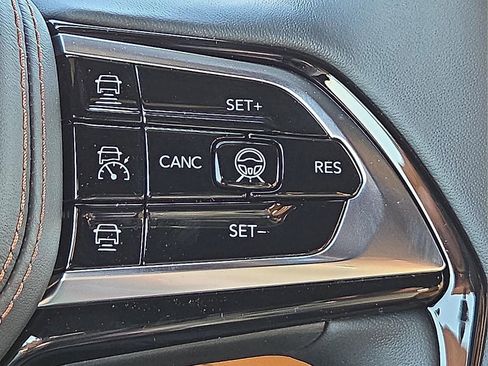 New 2026 Jeep Grand Cherokee Summit w/ Obsidian Package AWD/4WD image 19